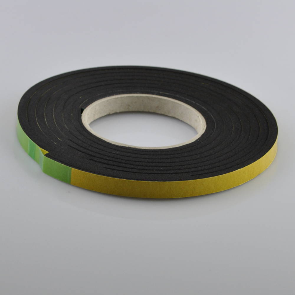 5-10mm x 20mm X 5.6 Metres Polyurethane Expanding Foam Sealing Tape to the left